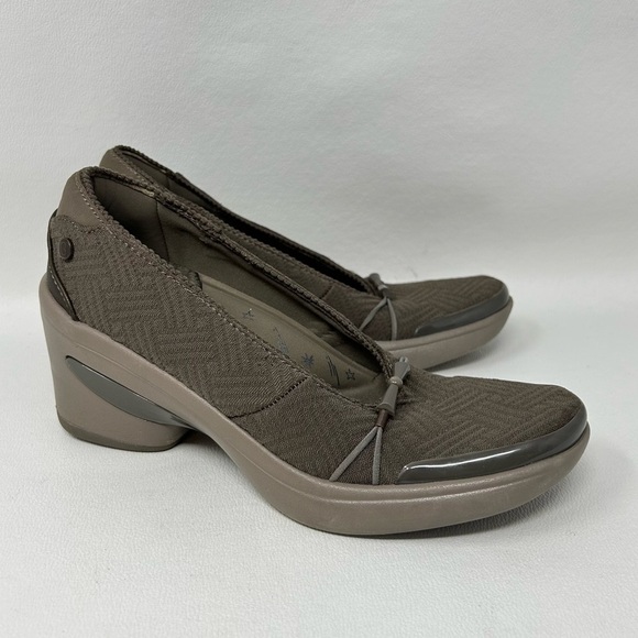 BZEES Shoes Women’s 7M Brown Electric Slip-On Closed Toe Comfort Chunky Heel - Picture 2 of 12